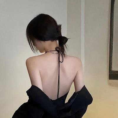 小姑娘艾萝依